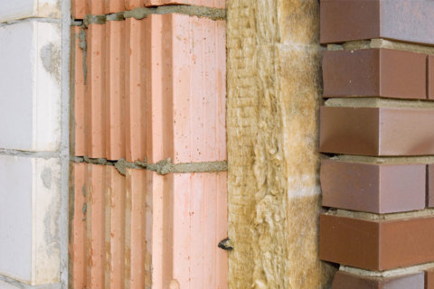 Meilleure solution pour l’isolation des murs : par l’intérieur ou par l’extérieur ?